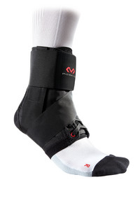 Obrázok Ultraľahká ortéza na členok McDavid 195 ANKLE BRACE W/ STRAPS M Čierna