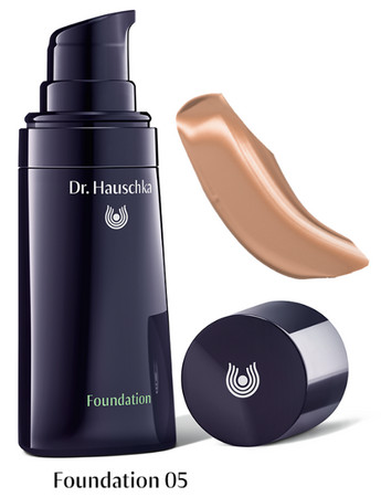 Dr.Hauschka Foundation přírodní středně krycí makeup