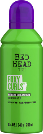 TIGI Bed Head Foxy Curls Extreme Curl Mousse pena pre definovanie a fixáciu vĺn a kučier