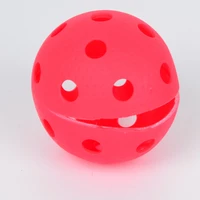 Warum brechen Bälle im Floorball so häufig?