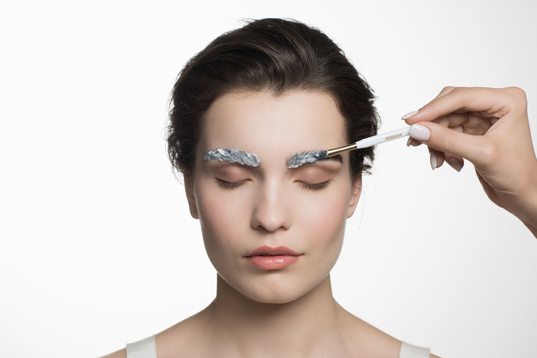 Everything You Need To Know About Eyebrow Tinting 