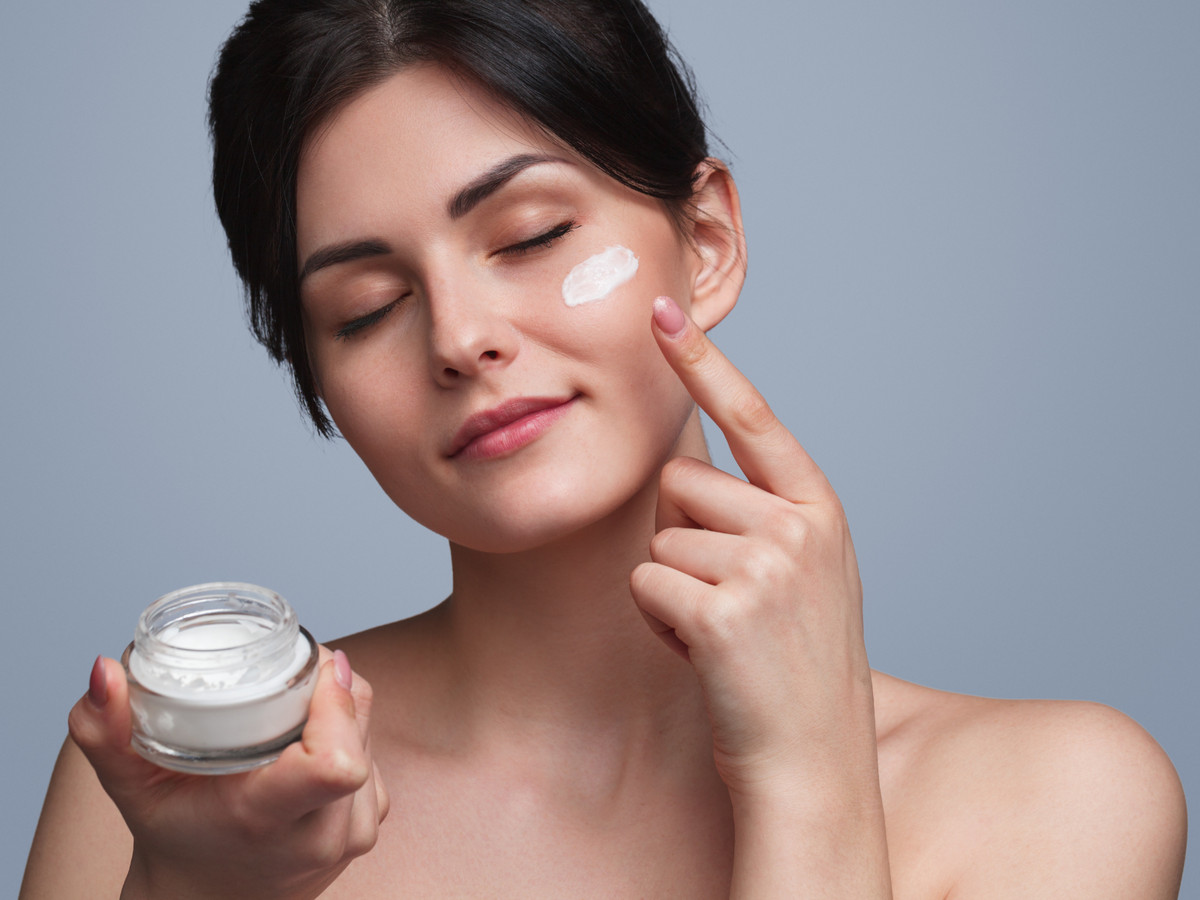 Day Cream Vs. Night Cream. What's The Difference? | glamot.com