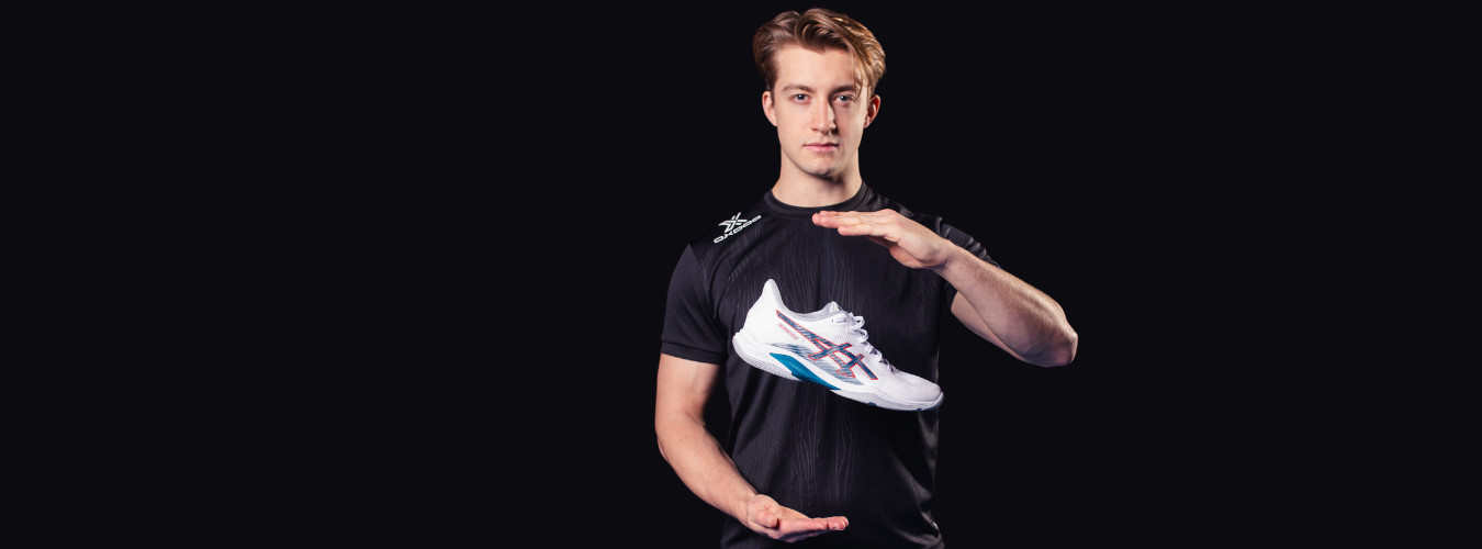 Hraje v nich Filip Langer