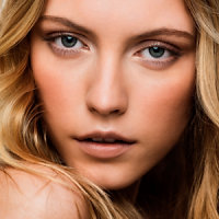 Zvýraznite tvár pomocou obočia