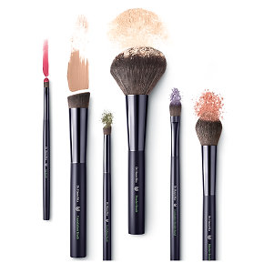 Dr.Hauschka   Štetočky na make-up